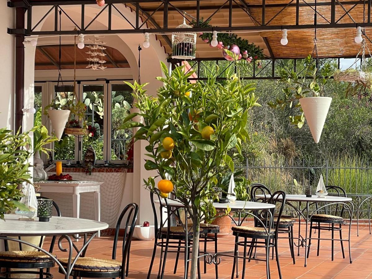 Sotto Le Stelle ...Il Mare Hotel Pietra Ligure Exterior photo